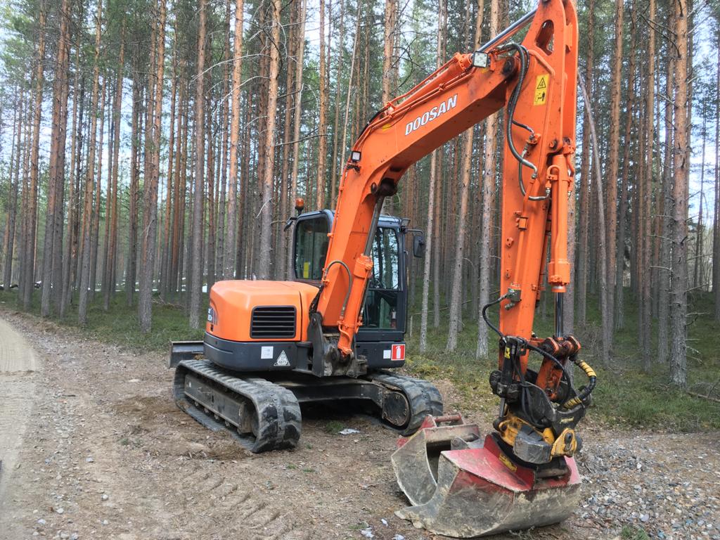 Doosan DX80R
